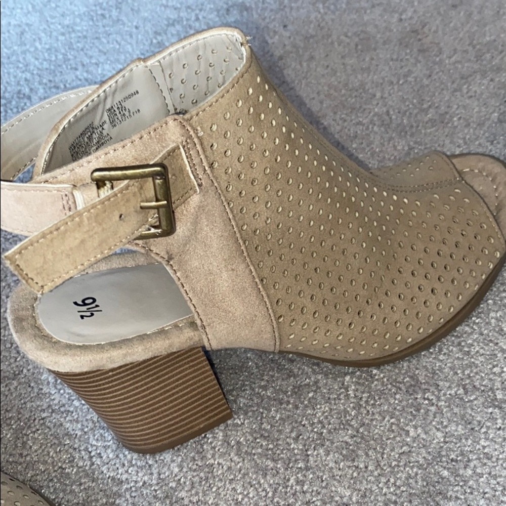 Shoes - Picture 2 of 2